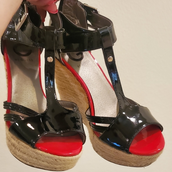 LAST CHANCE ✨️ Patent wedges - Picture 2 of 8